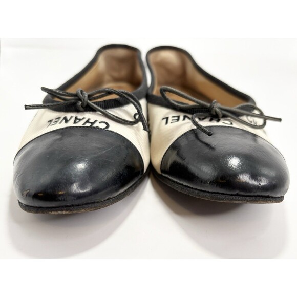 Chanel Ballet Flats White & Black Leather & Canvas Monogram Logo Y2K Sz 35 - Picture 6 of 15